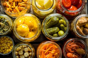 Почему консервированные продукты могут быть опасны для здоровья: какое влияние они оказывают на организм человека