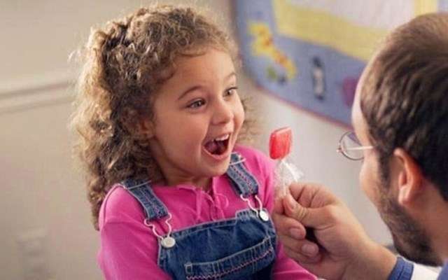 Привычка или потребность: почему вечером хочется сладкого