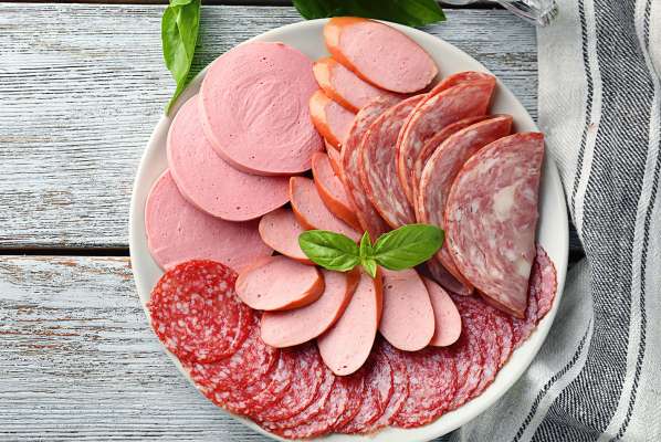Продукты, ускоряющие старение организма человека: что нельзя употреблять, чтобы сохранить молодость