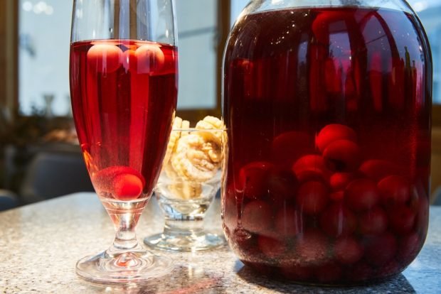 Компот из вишни и черешни на зиму0