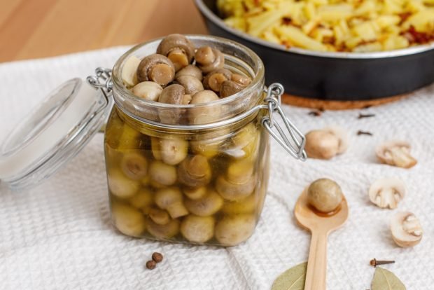 Маринованные шампиньоны с уксусом Маринованные шампиньоны с уксусом0